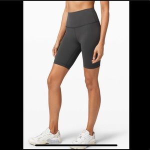 Lululemon Wunder Train Short 8” in Graphite Grey